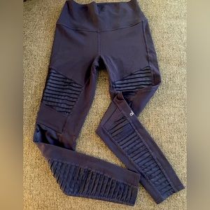 Alo Yoga Motto Leggings